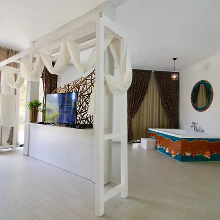 Z Exclusive And Hotel 2*