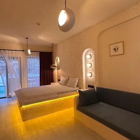 Z Exclusive And Hotel 2*