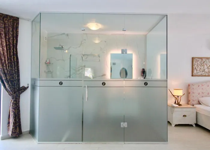 Hotell Z Exclusive And